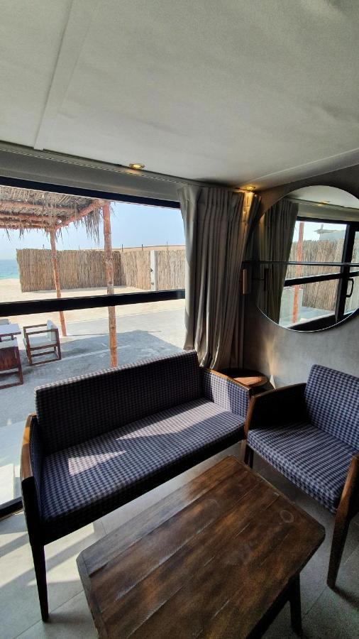 Caravana Beach Resort Al Zorah Adschman Exterior foto